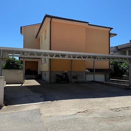 Apartman Sonata Ровінь Екстер'єр фото