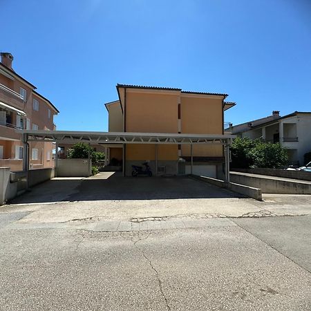 Apartman Sonata Ровінь Екстер'єр фото