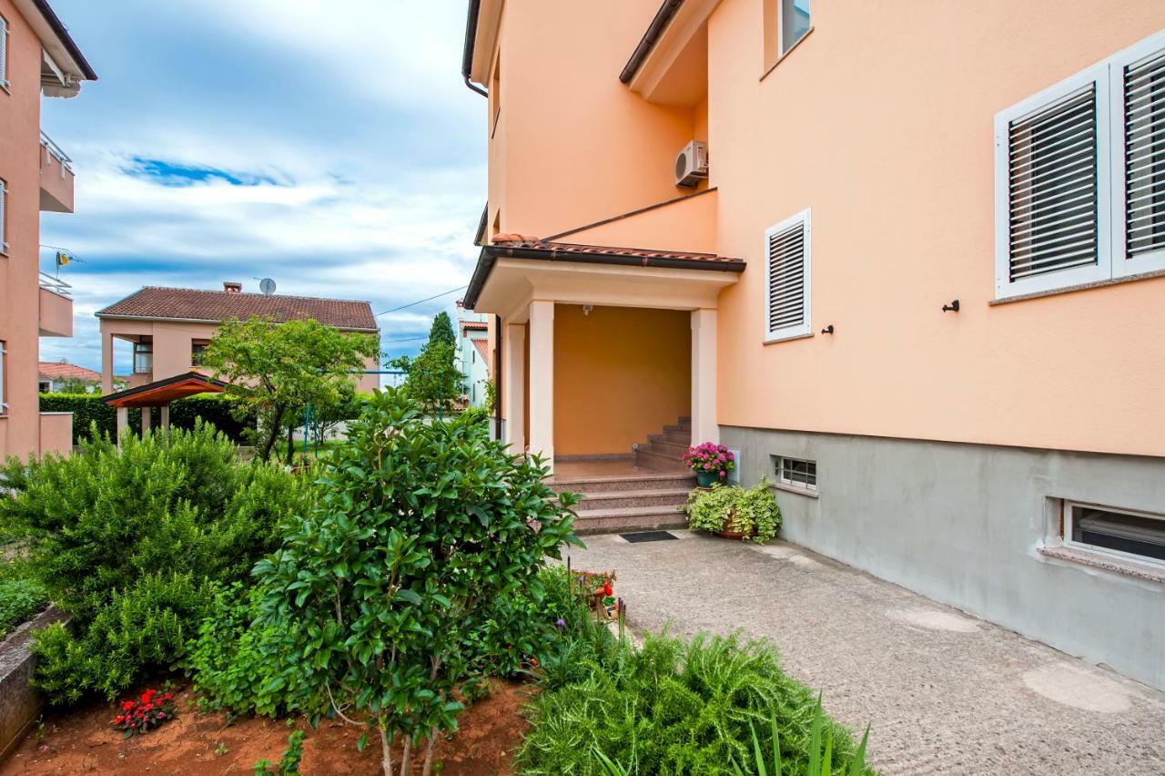 Apartman Sonata Ровінь Екстер'єр фото