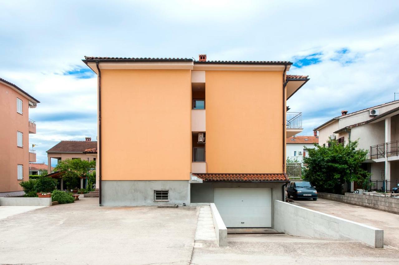 Apartman Sonata Ровінь Екстер'єр фото