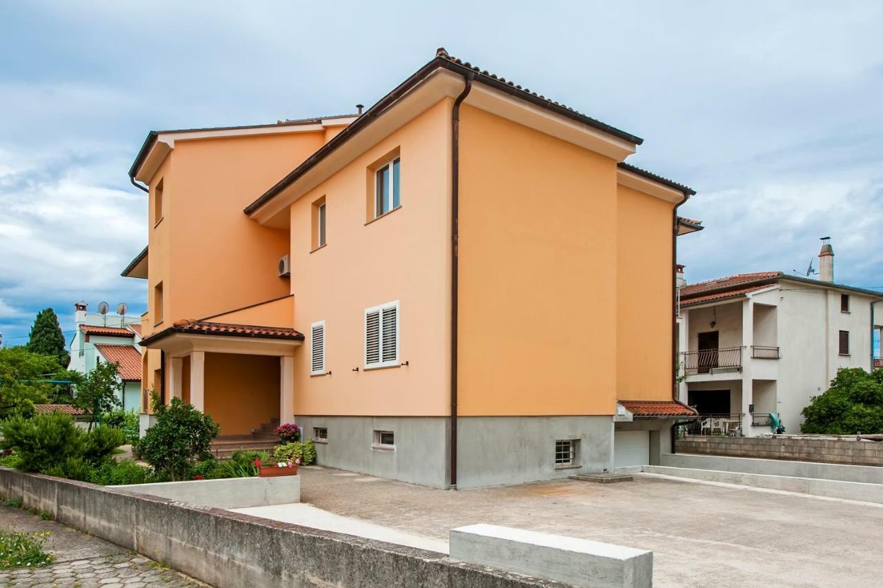 Apartman Sonata Ровінь Екстер'єр фото