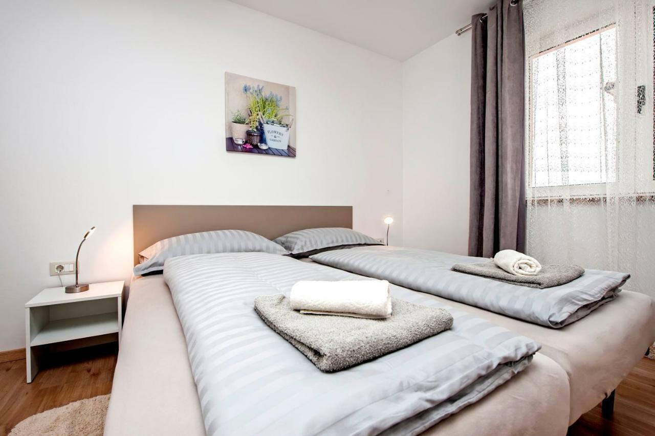 Apartman Sonata Ровінь Екстер'єр фото