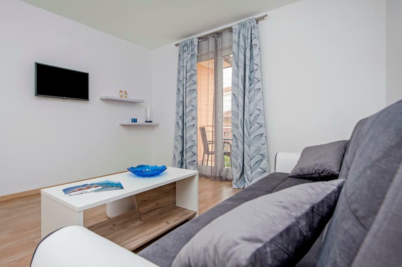 Apartman Sonata Ровінь Екстер'єр фото